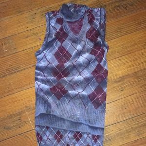 Sleeveless turtleneck